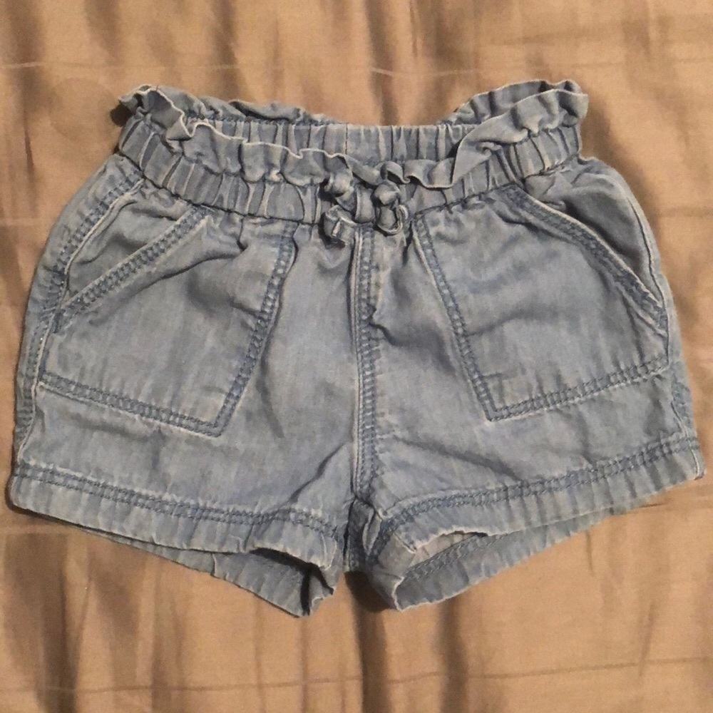 Old Navy 3-6 month babygirl denim ruffle shorts ✨✨